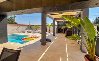 Ready to move  |  Vila premium cu piscina și jacuzzi încălzite - Poză 5