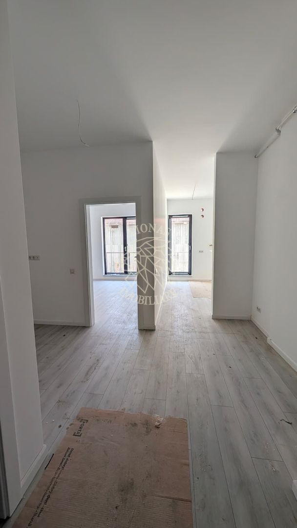 COMISION 0%! Apartament o camera-balcon-etaj 1-lift-Zona Terra - Poză 2