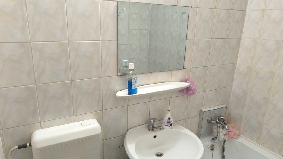 Garsoniera zona Basarabiei - Nicoale Sebe - Poză 1