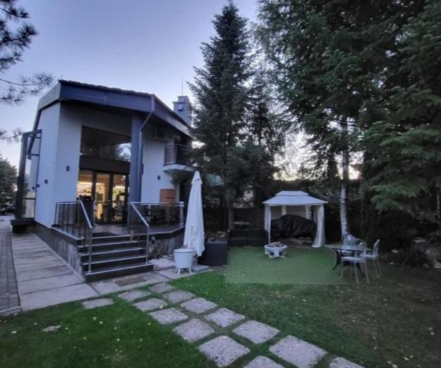 Vila deosebita pe malul lacului Snagov - Poză 1