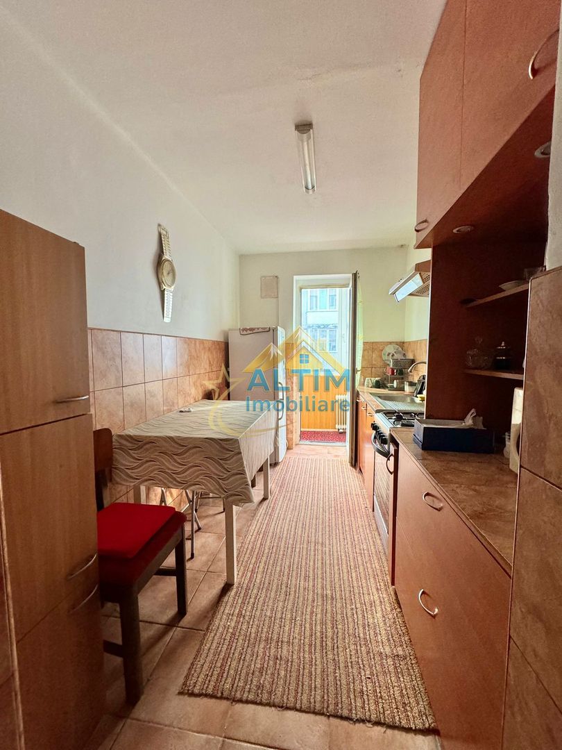 Apartament cu 3 camere, etaj intermediar, cartierul Astra - Poză 2