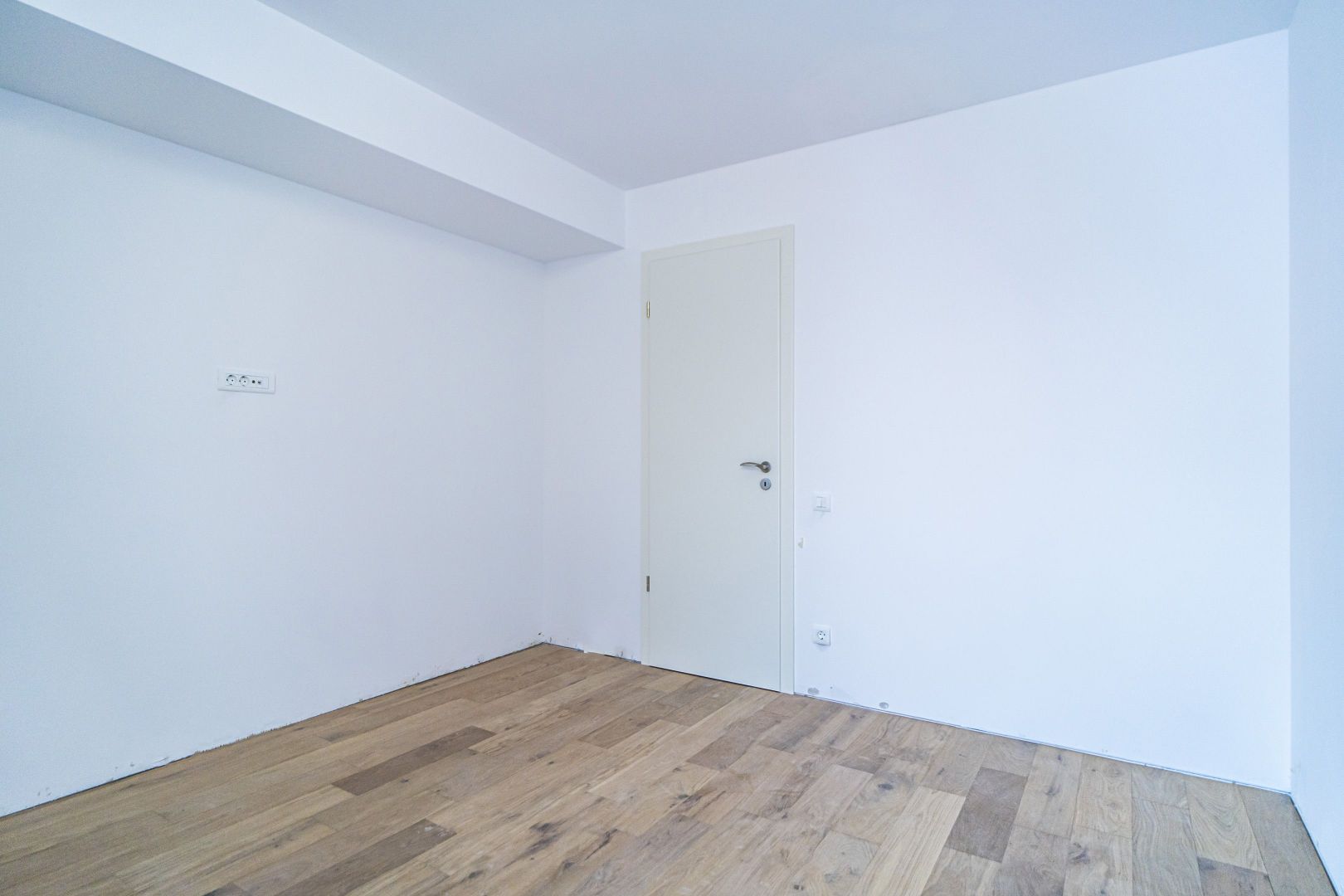 Strada Ghidigeni, zona Raul Doamnei, 3 camere, bloc nou, 2 bai, DOAR PLATA CASH - Poză 11