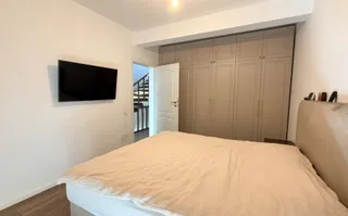 casa cocheta cu 4 camere, P+1E+M, complet mobilata si utilata - Poză 14