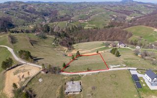 Teren intravilan în Poiana Mărului, 3.791 mp cu priveliste panoramica - Poză 4