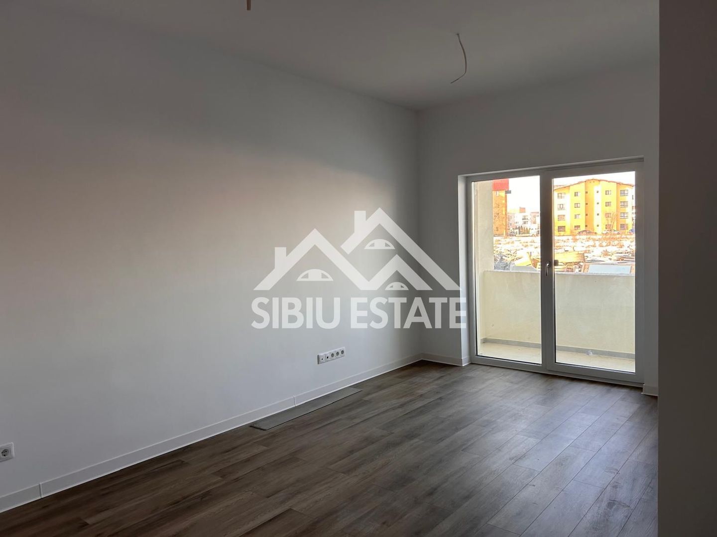 Garsoniera 41 mp, balcon bucatarie separata , intabulata zona Brana - Poză 17