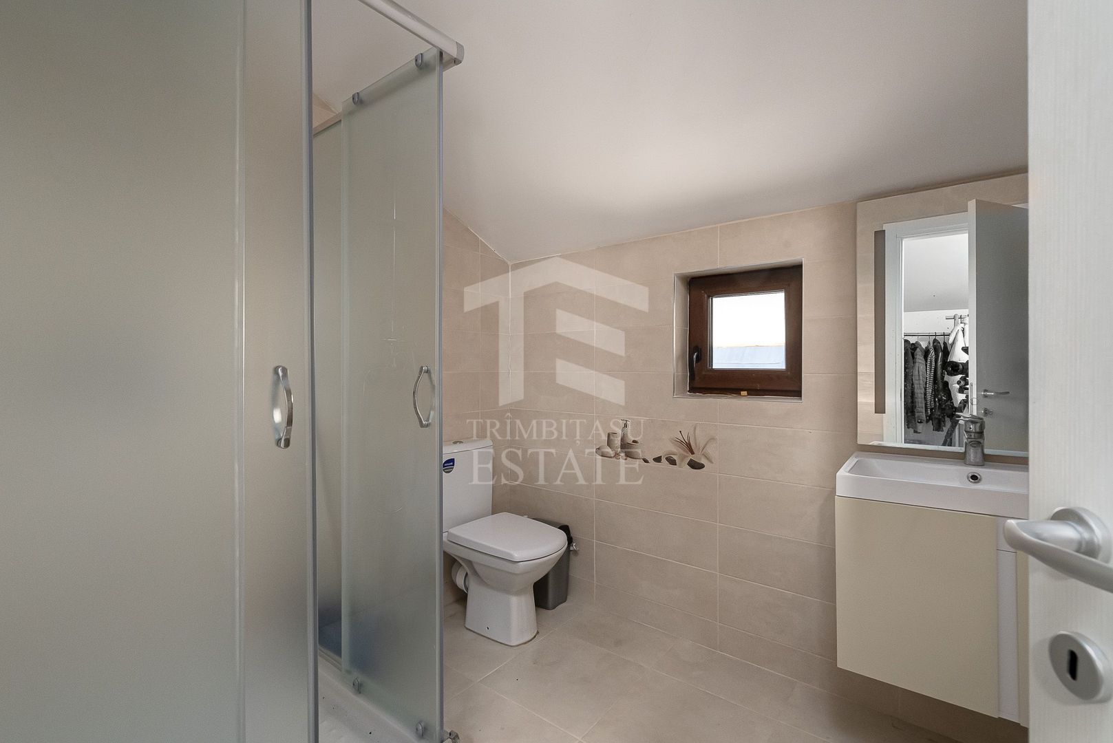Casă modernă în Tâncăbești – 5 camere și natură la doi pasi - Poză 12