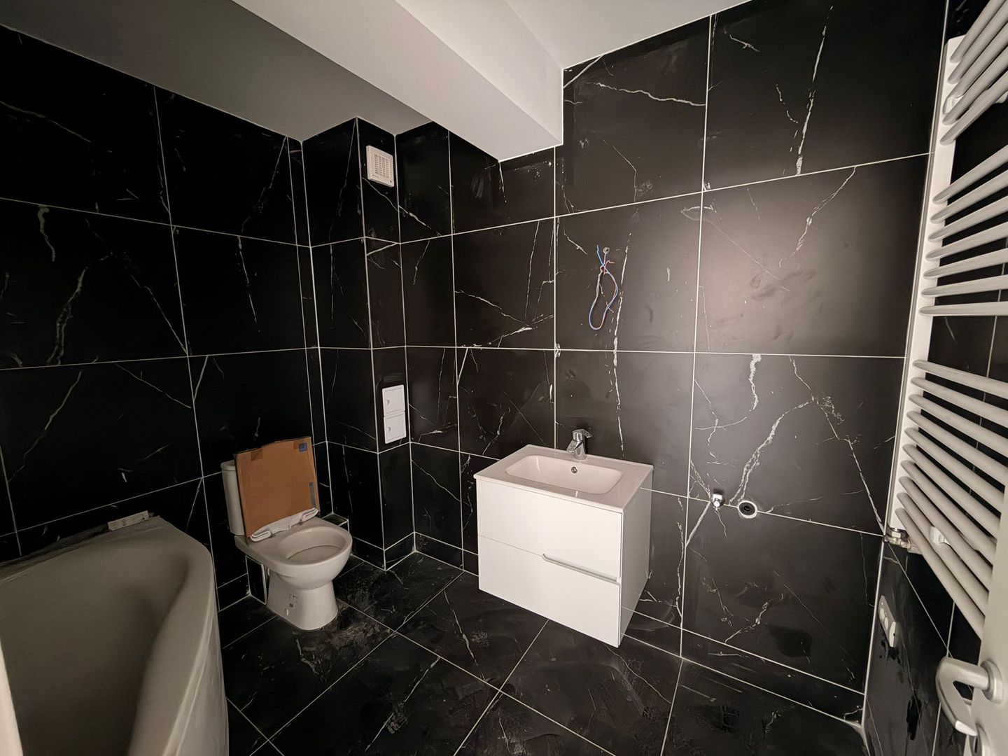 AP. 3 CAMERE, BLOC NOU, CENTRALA PROPRIE,BUCATARIE INCHISA,COMISION 0% - Poză 5