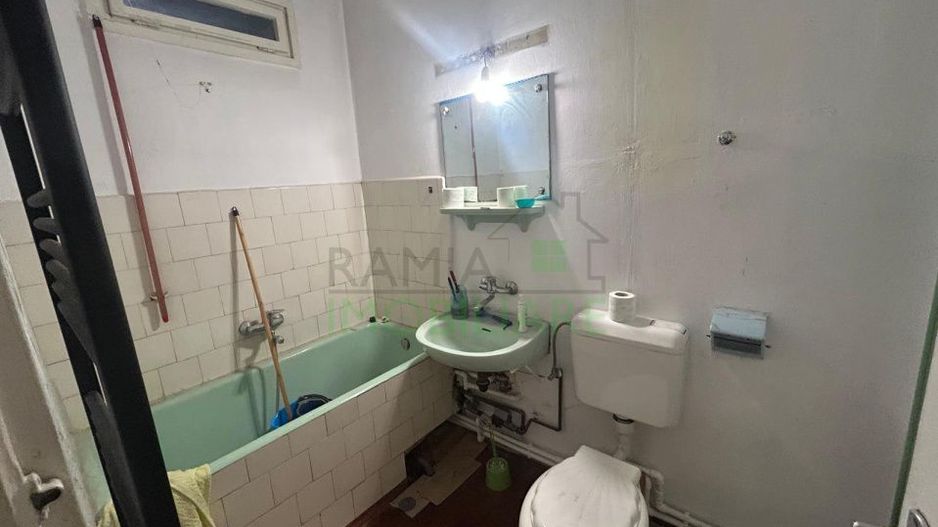 Apartament 2 camere decomandat Tractorul etaj 3 centrală termică nouă - Poză 8