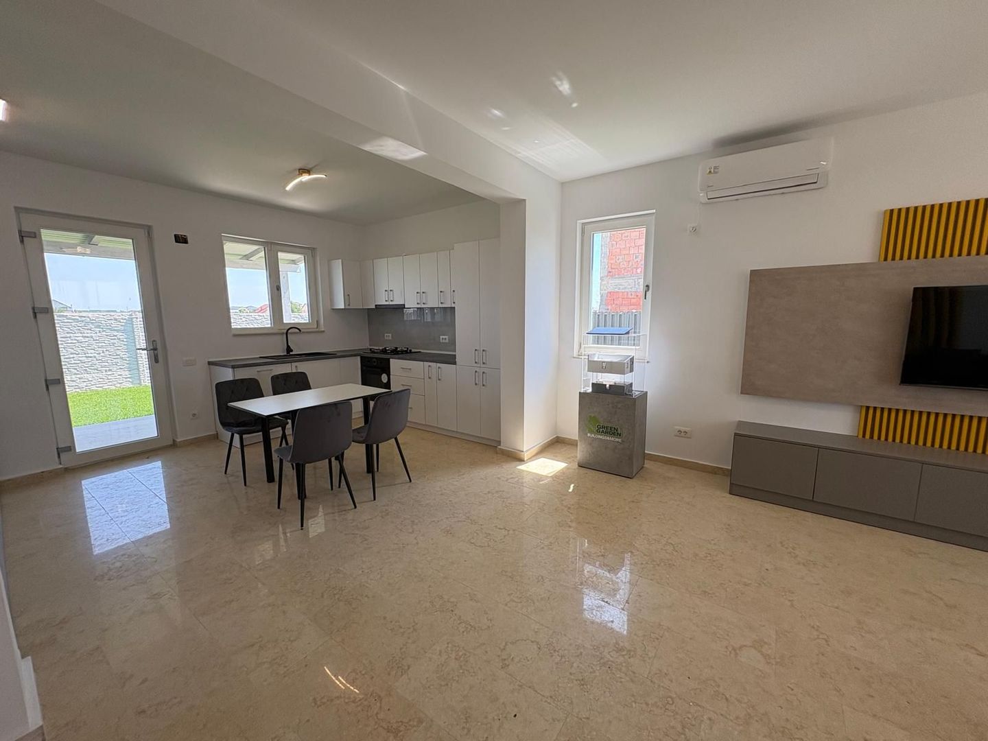 CASA DUPLEX, CURTE 200 MP, RATE DEZVOLTATOR, COMISION 0% - Poză 5