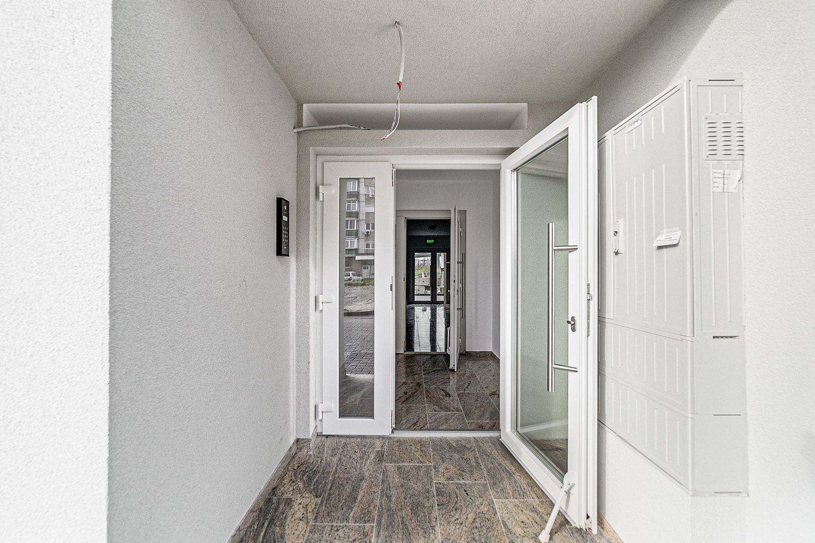 Apartament nou 2 camere B- dul Iuliu Maniu - Poză 3
