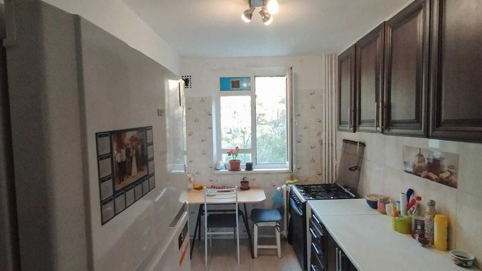 Vand apartament 4 camere zona Titan-Auchan/Ozana - Poză 1