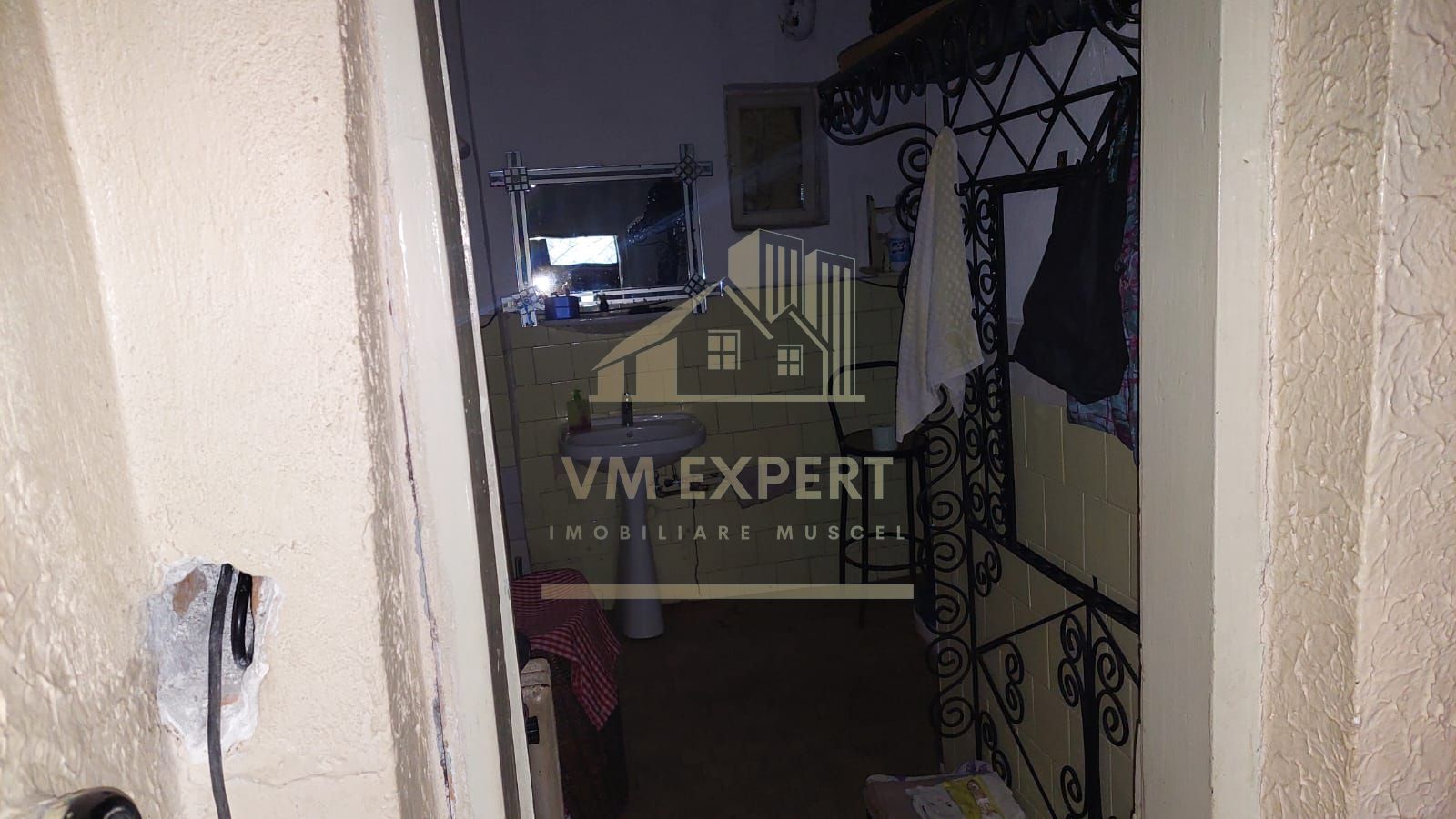 VILA 6 CAMERE, TEREN 300 MP, CAMPULUNG - Poză 11