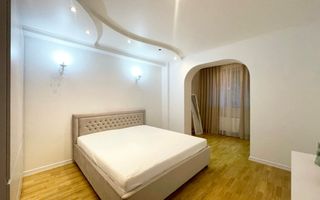 Apartament Centru! 90 m2! 2 + living! - Poză 6