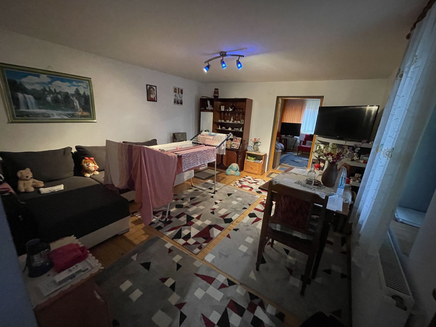 Casă cu etaj, Livezeni - Poză 6