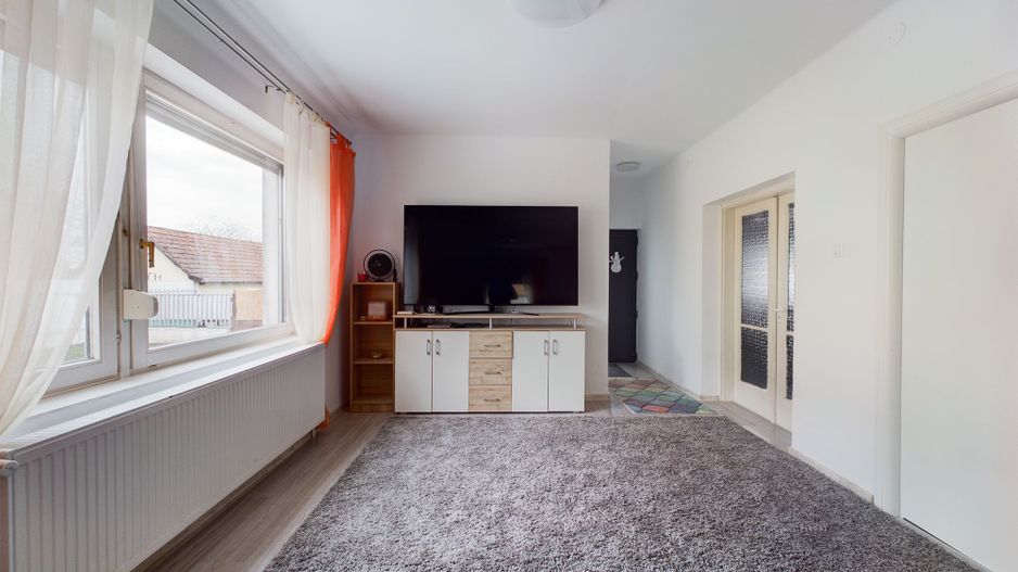 Casă nouă cu teren generos la graniță - Poză 6