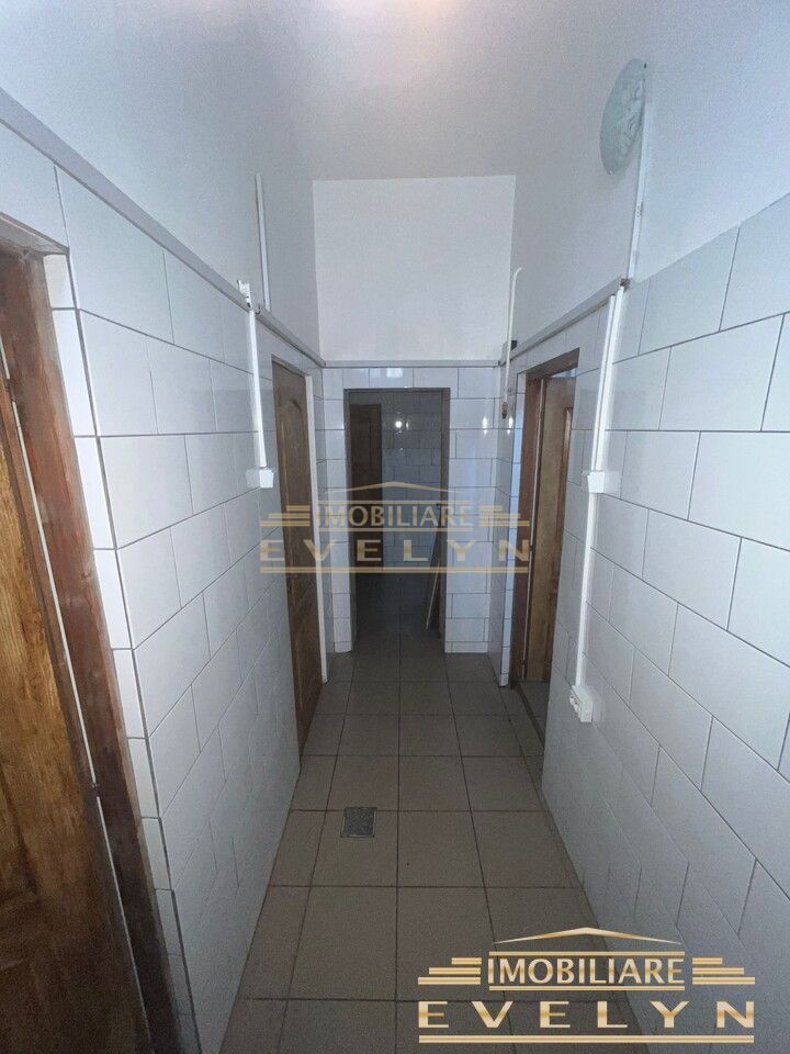 De Vanzare Spatiu Comercial, Zona Imparat Traian ( la 2 min. de MALL ), pret 81000 euro negociabil - Poză 4