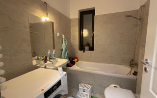 Decomandat. Cu gradina proprie. Mobilat si utilat - Poză 12