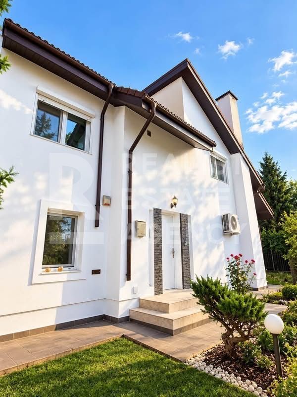 Vilă de închiriat | Pipera | Piscină privată | Curte generoasă - Poză 2
