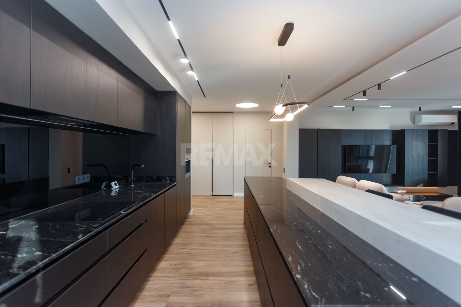 De închiriat apartament, 2 dormitoare, str. Teatrală 3, Centru. - Poză 24