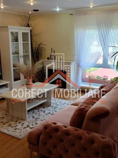 Apartament spațios, modern, cu pod propriu și 2 locuri de parcare - Poză 1