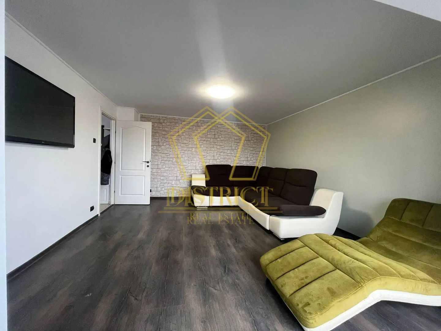 Apartament spatios cu 2 camere | Freidorf - Poză 2