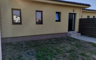Vand sau schimb cu apartament,Casa tip P in Martinesti - Poză 1