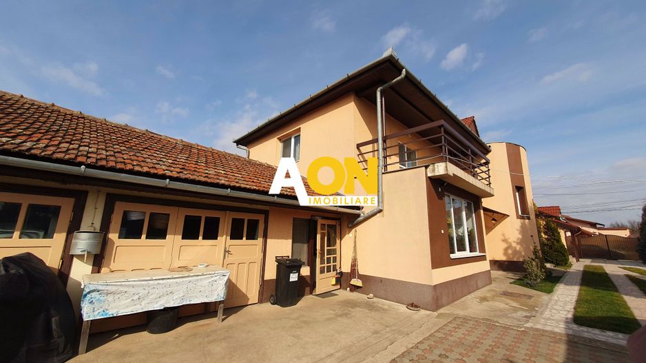 Casa P+1, 912 mp teren, 5 camere, strada asfaltata, zona Lipoveni - Poză 2