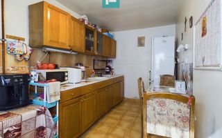 Apartament la casă - 3 camere, Pârneava - Poză 2