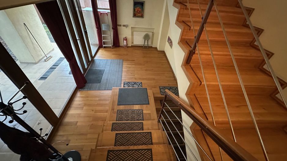 Casă / Vilă cu 6 camere în zona  Calea Aradului - Poză 24