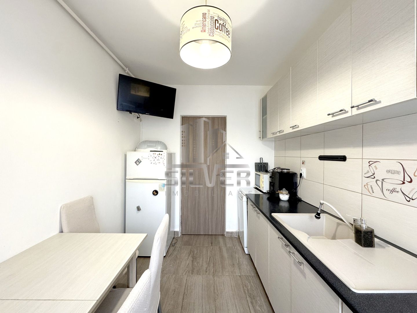 Apartament dec.cu o camera /36 mp/zona strazii Privighetorii. - Poză 5