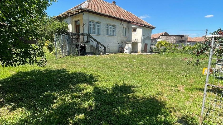 Casa ,curte și gradina.Teren cu 2700 mp. - Poză 6