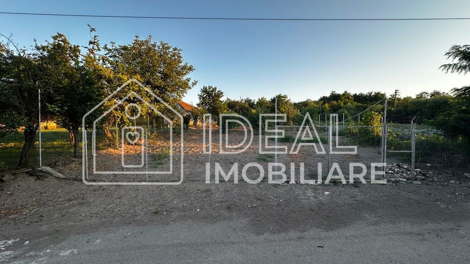 Teren intravilan de vânzare în sat Alămor, comuna Loamneș, județul Sibiu - Poză 2