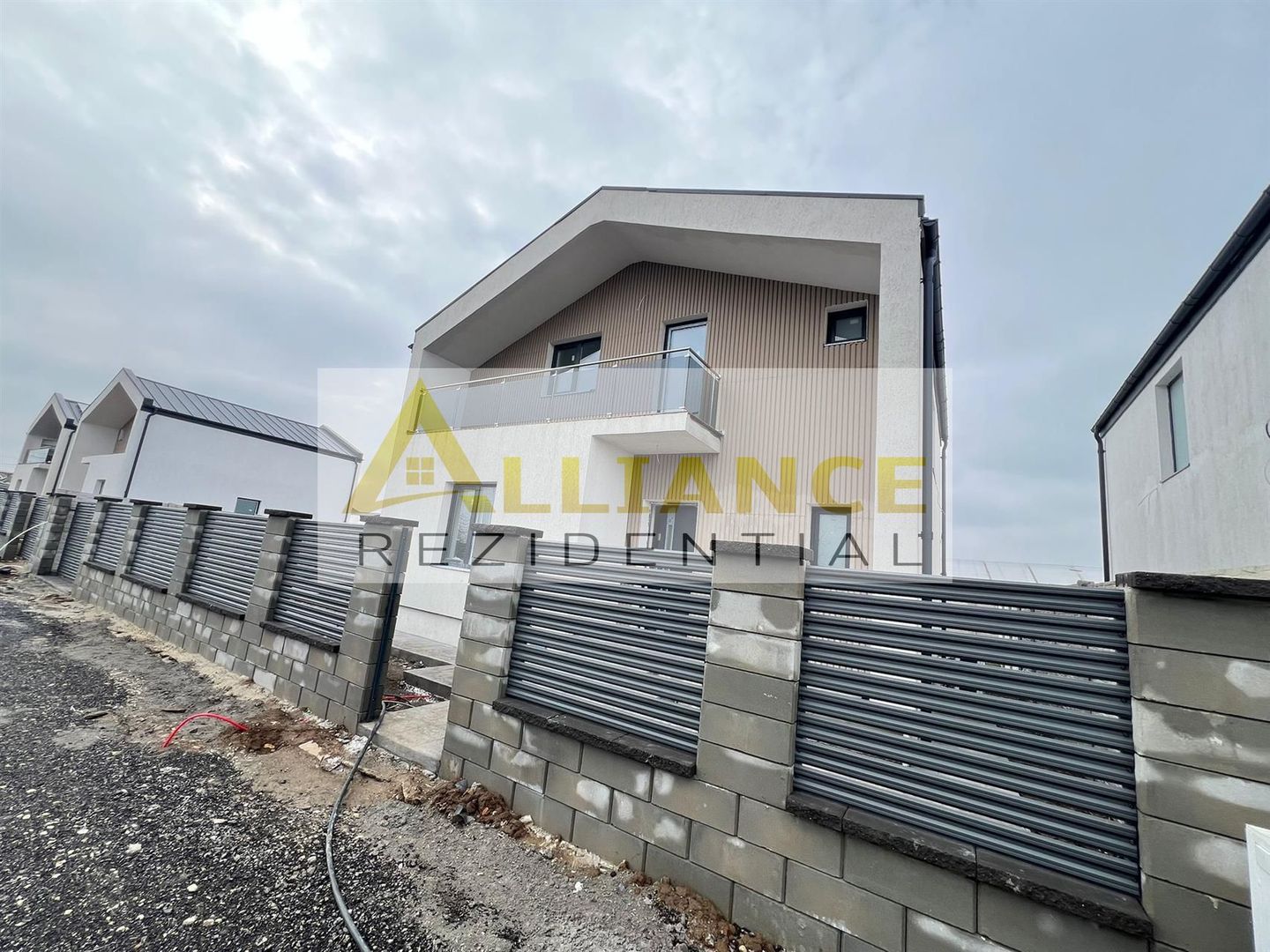Casa Individuala P+M - 4 camere - Pompa de Caldura-Panouri Solare - Poză 22