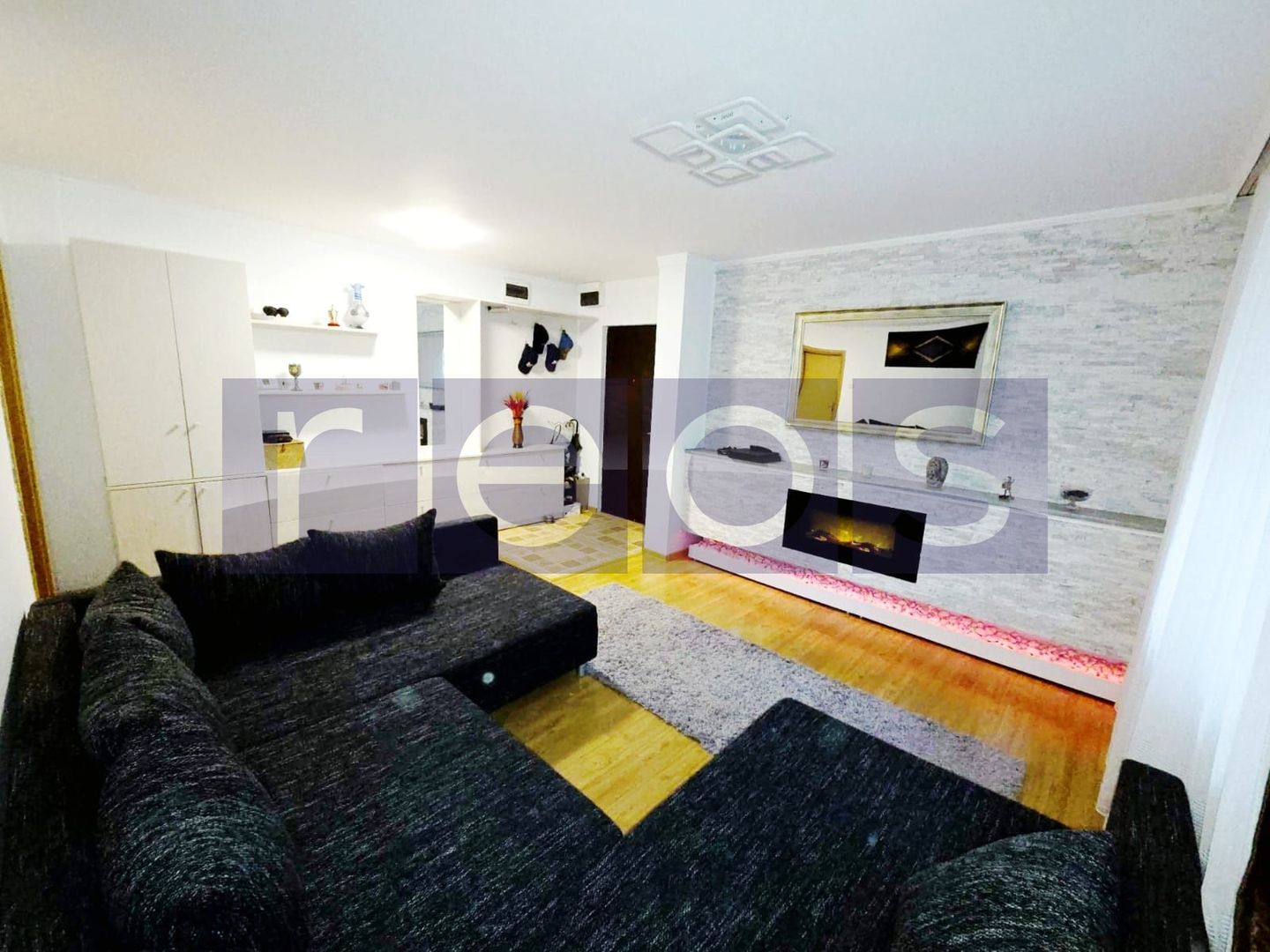VANZARE 4 CAMERE DECOMANDAT TINERETULUI - PARCARE - Poză 1