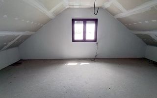 Casă tip vilă cu teren 2426 mp în Matca – oportunitate la 115.000 € - Poză 8