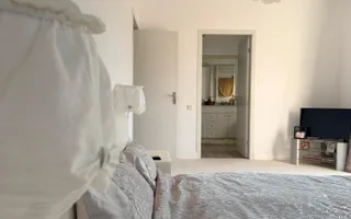 Casă spațioasă și elegantă cu teren  – Sânpetru - Poză 17