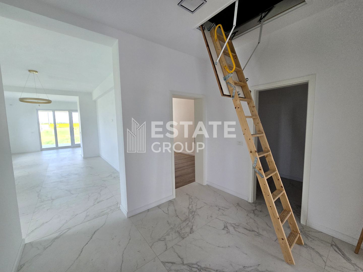 Duplex pe parter cu 3 camere in Covaci - Poză 3