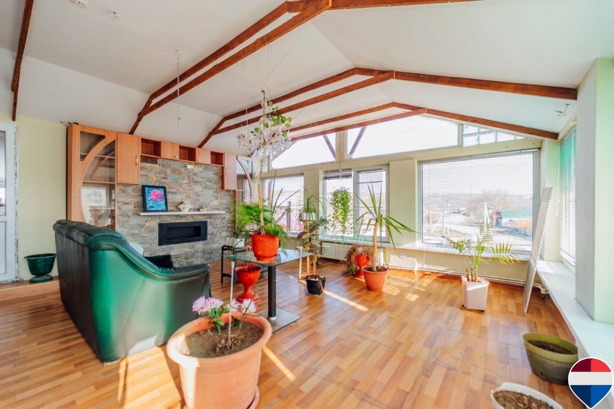 Casă de vânzare, Obileni, Hîncești ,185 m² ,16 ari, 2 garaje - Poză 17