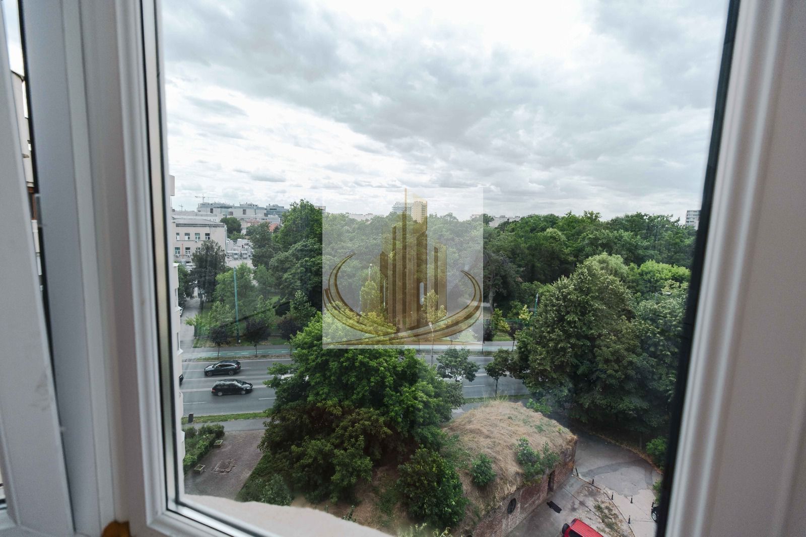 Apartament 4 camere Central 100mp 245000 euro - Poză 5