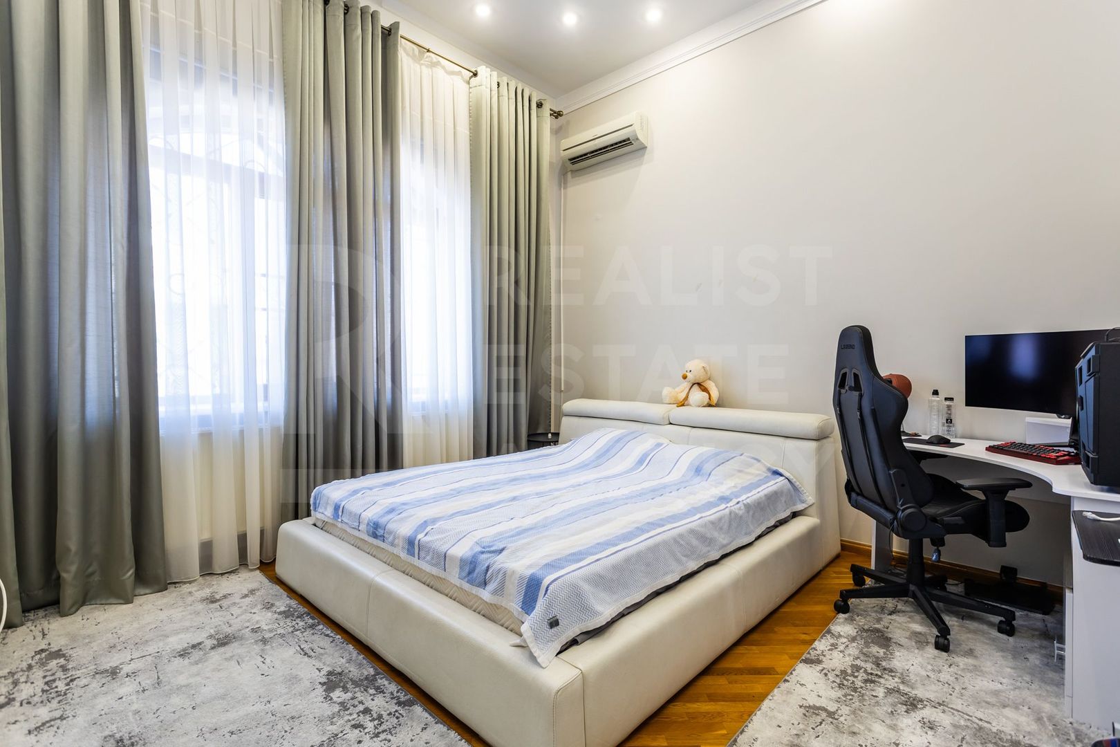 Vânzare casă de lux, 700 mp + 22 ari, situată în Tohatin - Poză 60