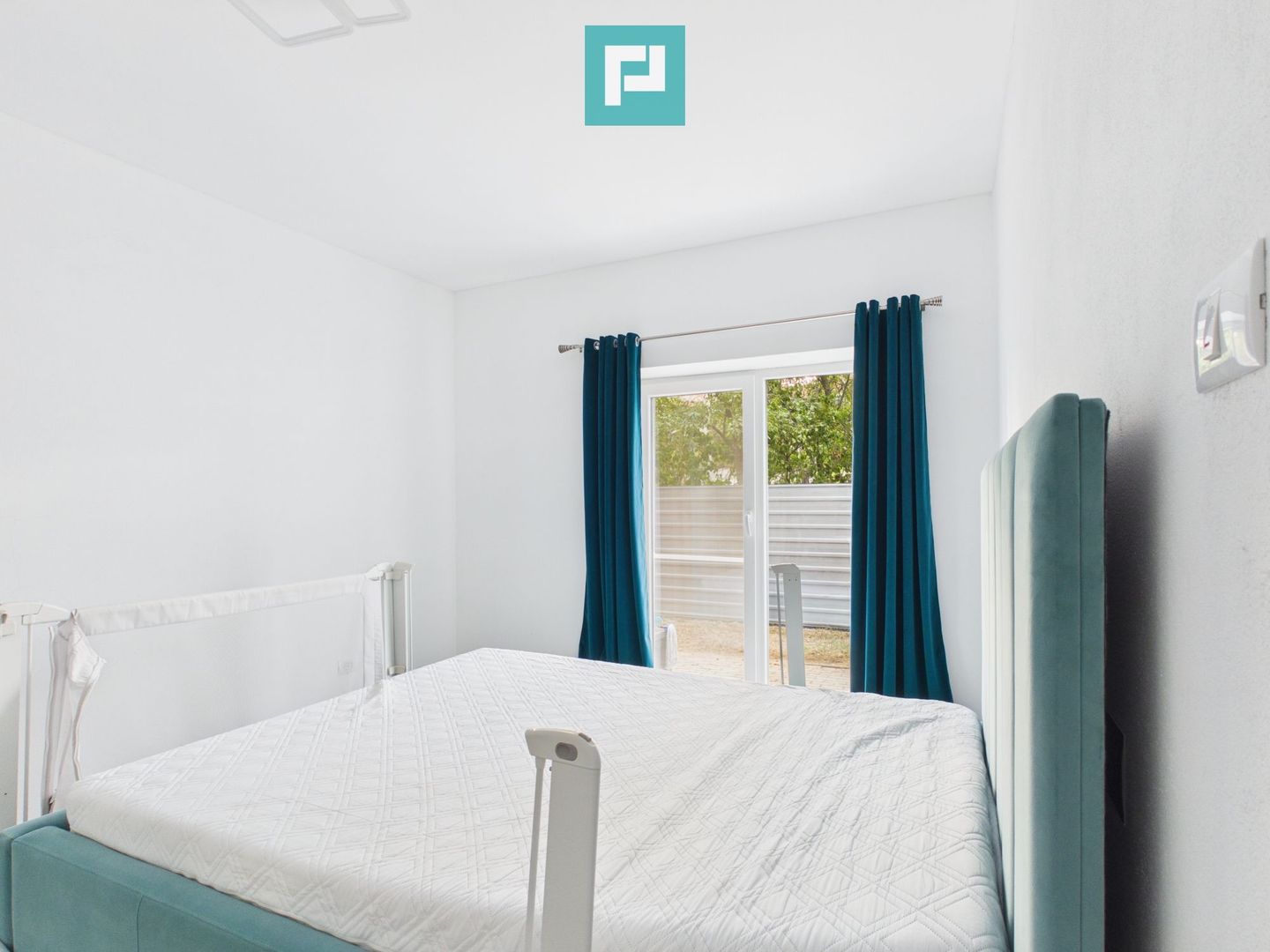 Apartament cu 3 camere si curte in Alfa - Poză 3