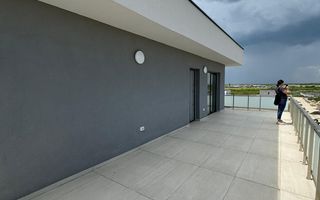 Apartament tip Penthouse-terasa de 50mp,zona Mehala - Poză 1