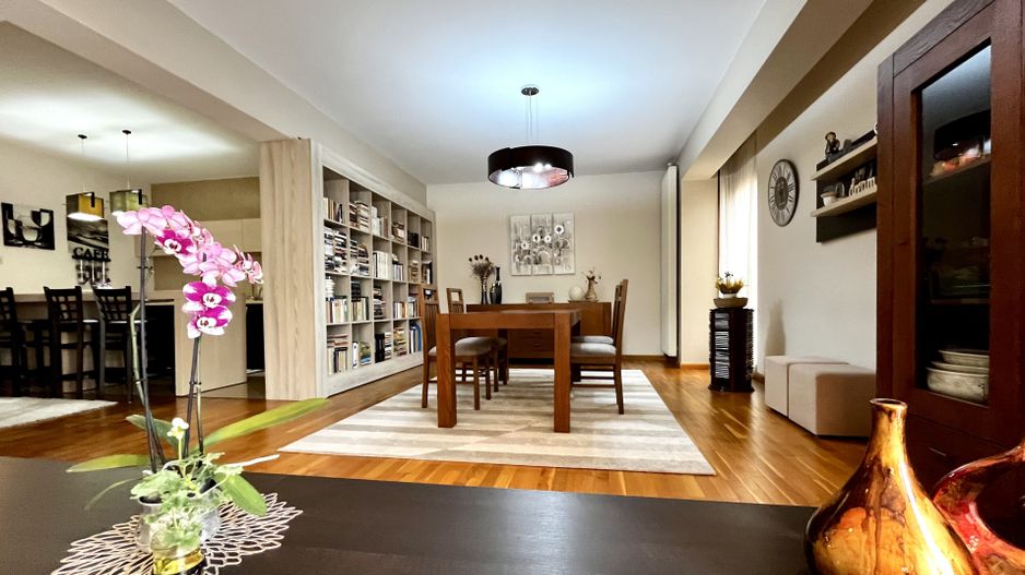 Casa spațioasă și primitoare cu garaj dublu, în Braytim – Soarelui - Poză 4