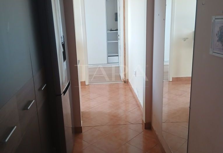 Apartament cu centrală proprie și spațiu de depozitare. - Poză 1