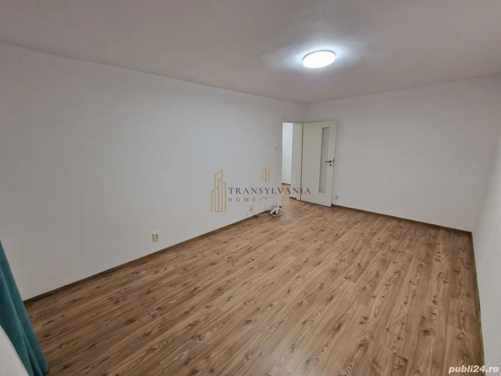 Apartament 3 camere — confort urban, localizare excelentă - Poză 2