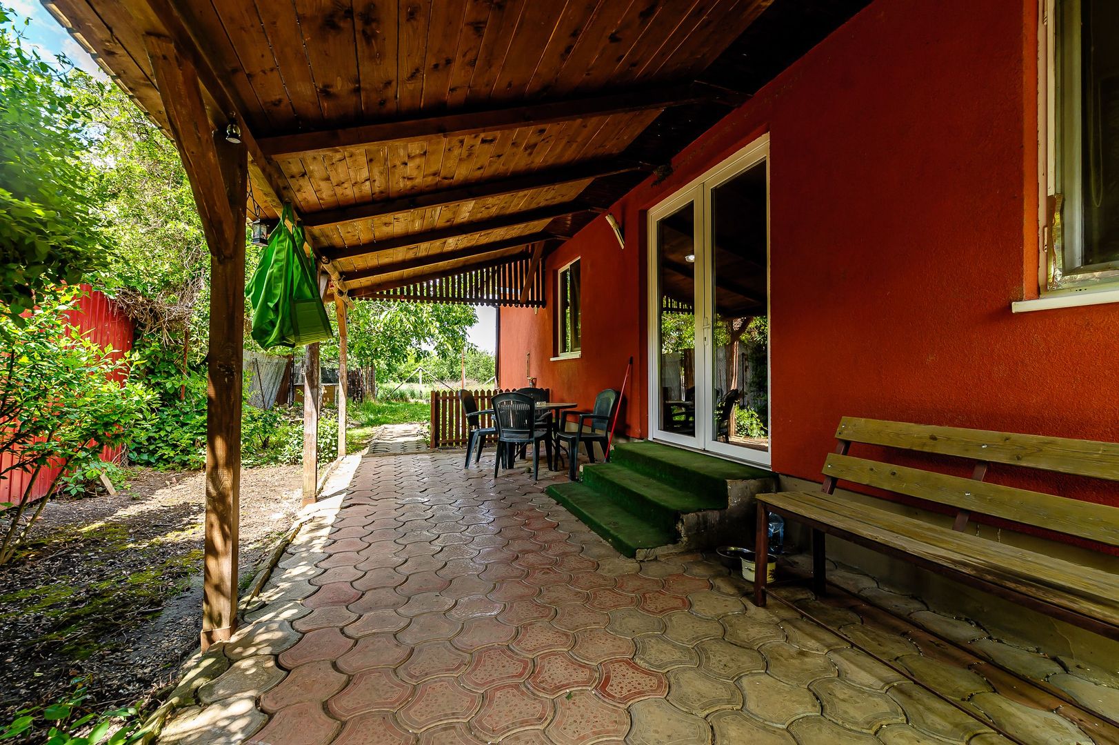 VÂNDUT! Casă 6 camere cu teren generos - Zadareni - Poză 7