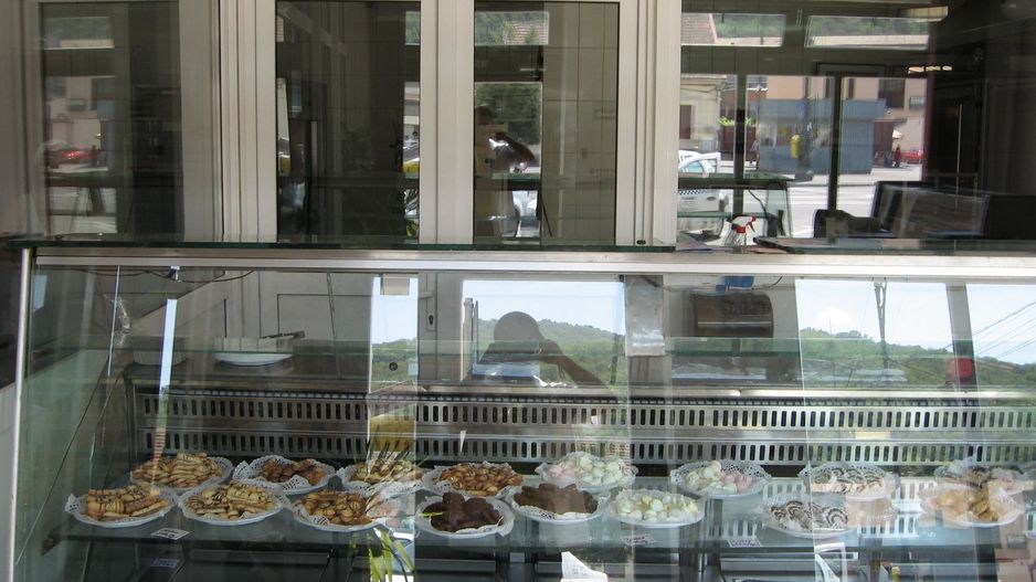 Vand afacere, utilaje si cladire - Poză 1