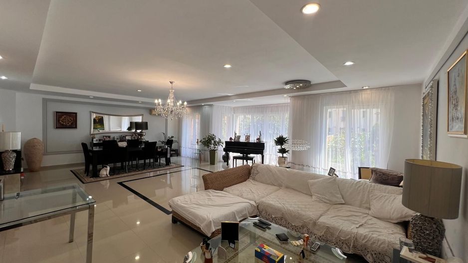 Vila 5 camere de inchiriat in Cosmopolis - Poză 1