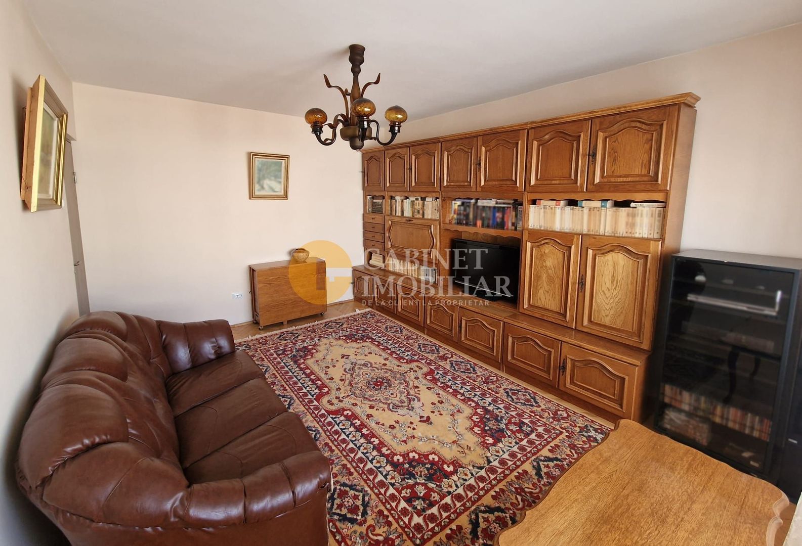 GARA - ARCU - 3 CAMERE DECOMANDAT - ETAJ INTERMEDIAR - BOXĂ + LOC DE PARCARE - Poză 2