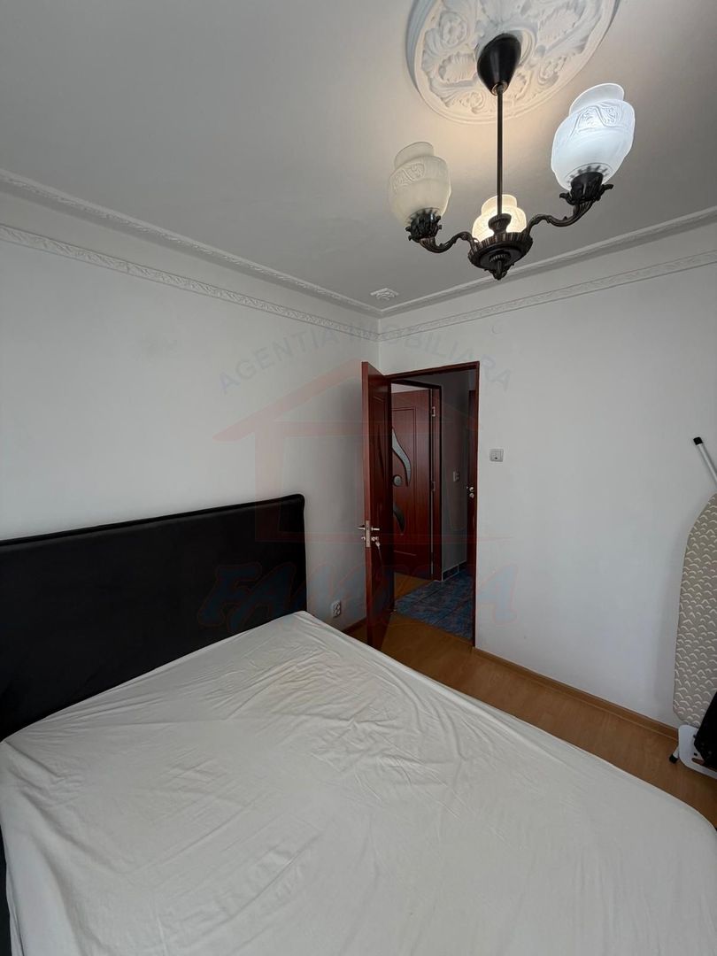 Vanzare apartament cu 4 camere in Micro 39b( k-uri), etaj 1, - Poză 5